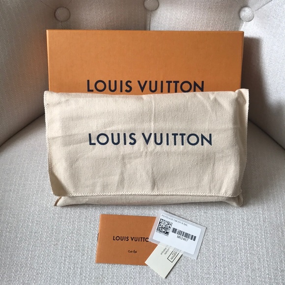 •Louis Vuitton• epi Pochette Felicie Rose Ball.. - Picture 8 of 8